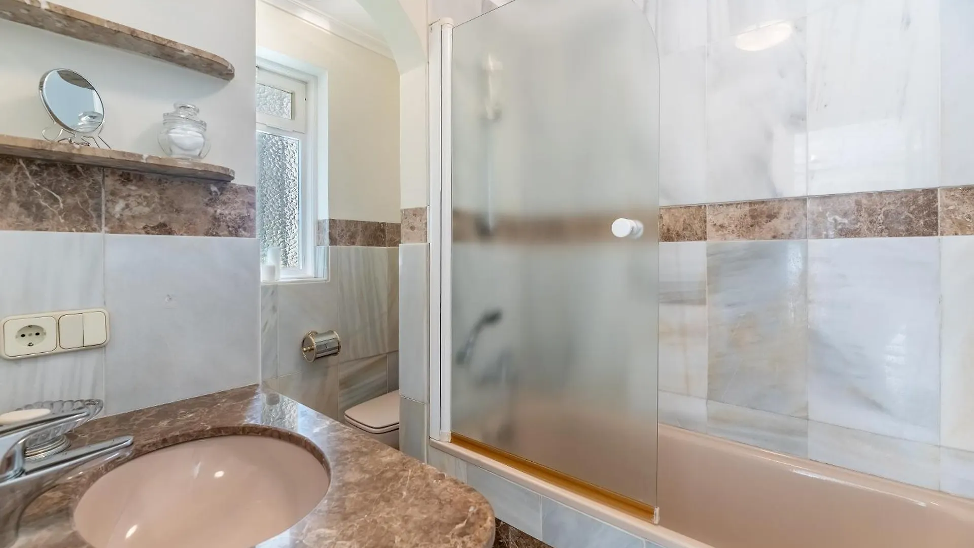 4 Bdrm Andalusian Villa W Cinema & Sea Views Marbella