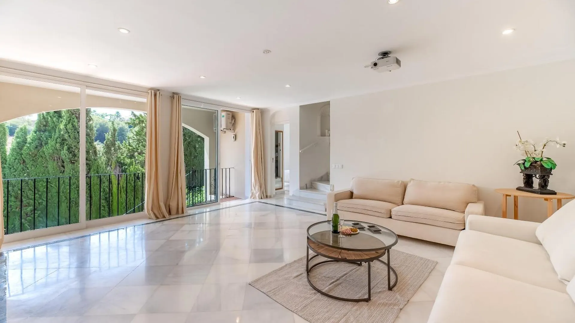 4 Bdrm Andalusian Villa W Cinema & Sea Views Marbella