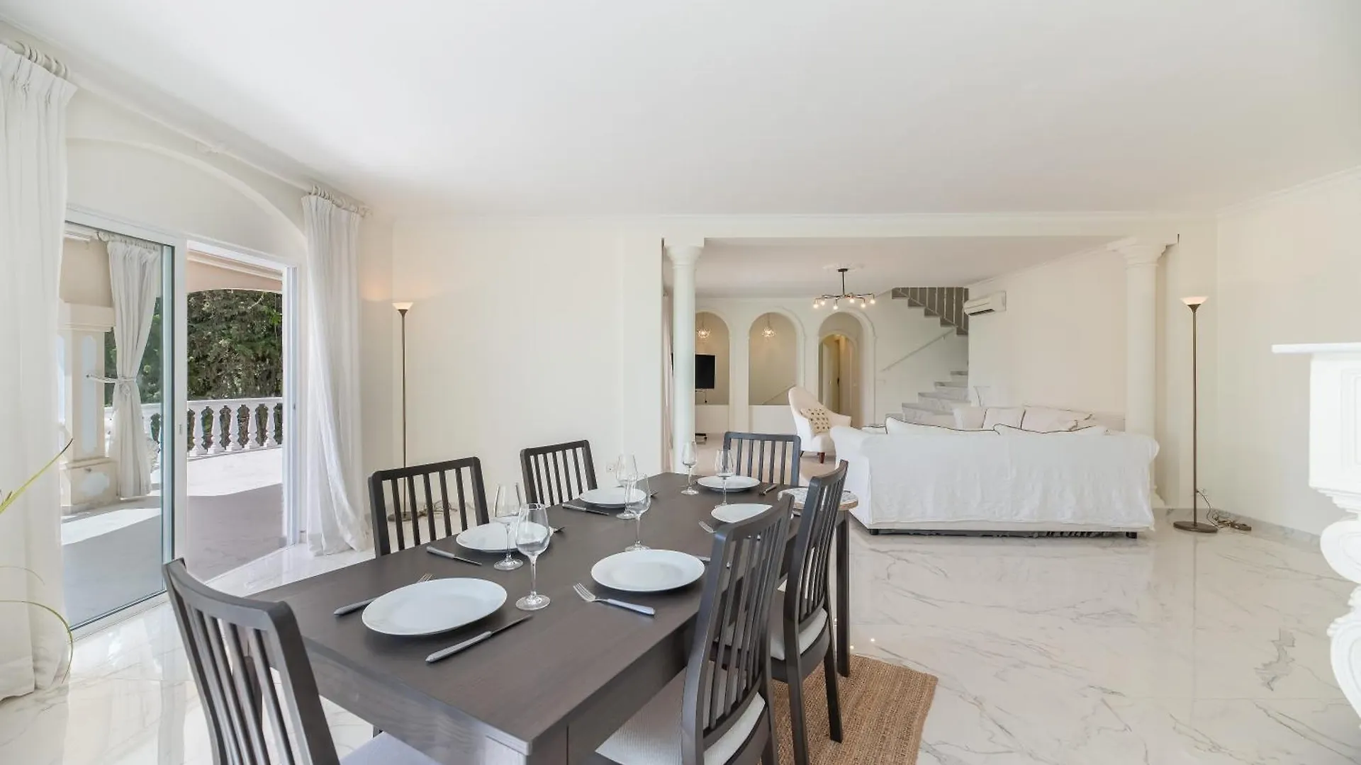 4 Bdrm Andalusian Villa W Cinema & Sea Views Marbella 0*,