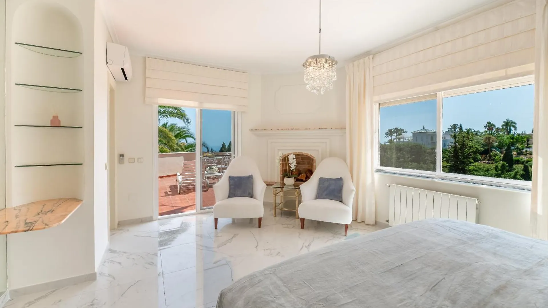 4 Bdrm Andalusian Villa W Cinema & Sea Views Marbella Spanyolország